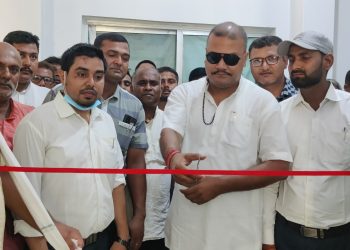 अध्य्क्ष शम्भू सिंह द्वारा डिजिटल x-ray मशीन को उदघाटन